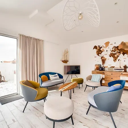 Maison Pour 9 - Jacuzzi - 300m De La Hébergement de vacances