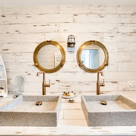 Maison Pour 9 - Jacuzzi - 300m De La Hébergement de vacances *