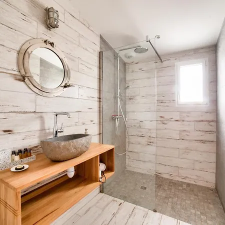 Hébergement de vacances Maison Pour 9 - Jacuzzi - 300m De La Noirmoutier-en-l'Île